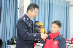 为近120名师生开展爱路护