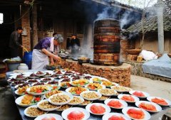 香喷喷的年夜饭即将热闹