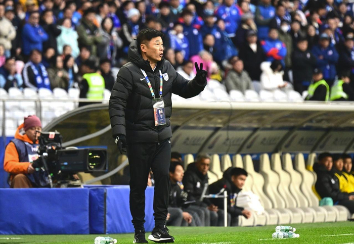 大连英博主场迎战卫冕冠军上海海港 捍卫梭鱼湾