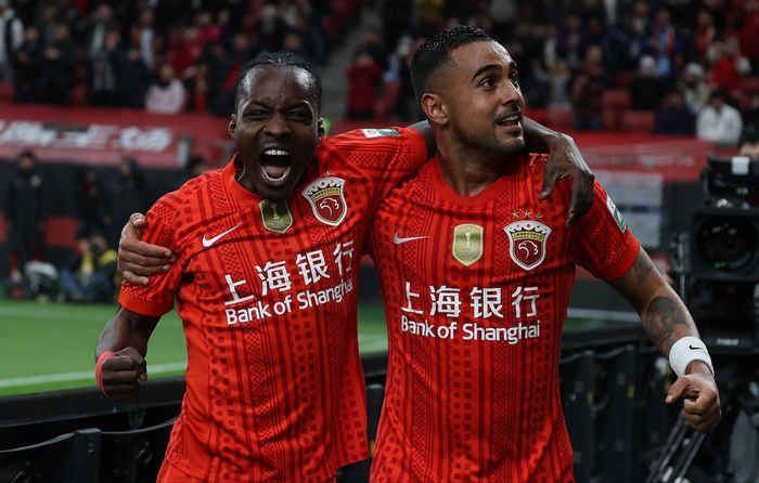 大连英博主场迎战卫冕冠军上海海港 捍卫梭鱼湾