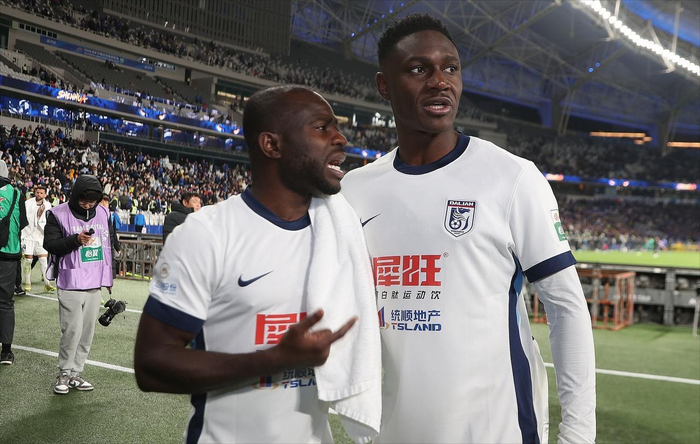 大连英博主场迎战卫冕冠军上海海港 捍卫梭鱼湾