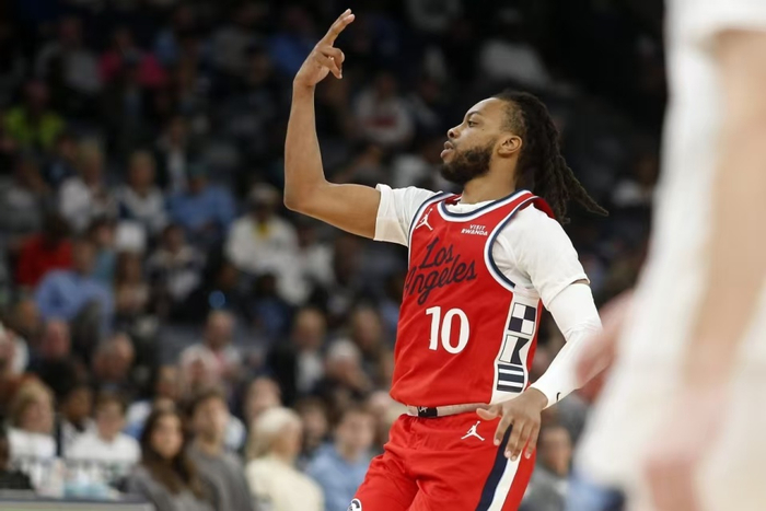 伦纳德绝平加兰爆发 快船险胜锁定季后赛席位