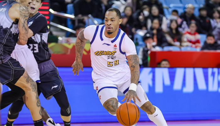 广东男篮力克江苏迎战广厦 胡徐双核主导关键胜