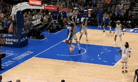 切特-霍姆格伦防守技巧惊艳全场 成最佳防守一阵