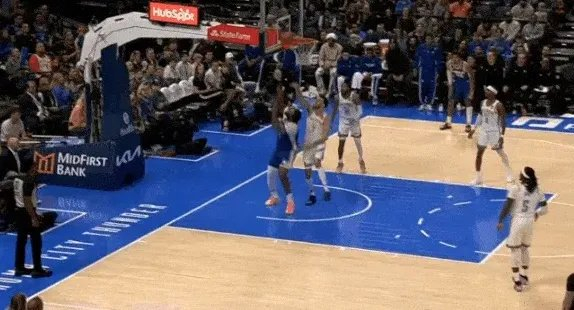 切特-霍姆格伦防守技巧惊艳全场 成最佳防守一阵