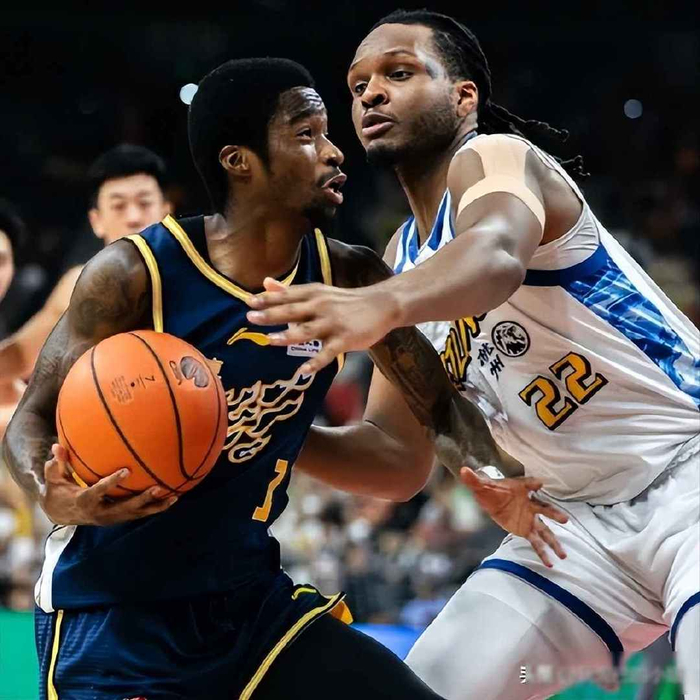 萨林杰伤退广东内线告急 山东双塔战术针对性克