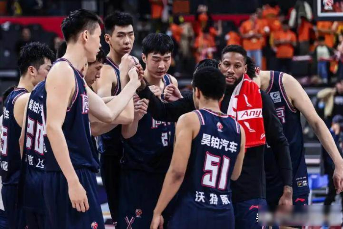 萨林杰伤退广东内线告急 山东双塔战术针对性克