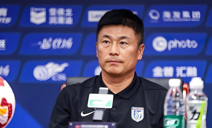 吕焯毅绝杀逆转河南 大连英博四连胜冲三