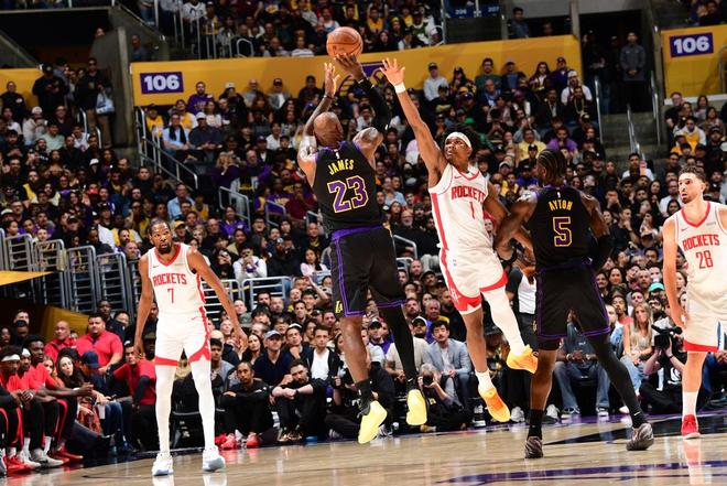 季后赛G2战罢，活塞魔术1-1平局引热议，骑士雷霆