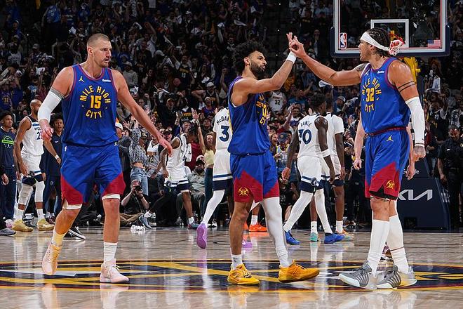 季后赛G2战罢，活塞魔术1-1平局引热议，骑士雷霆